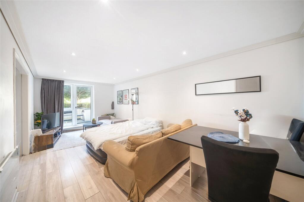 Main image of property: Lombard Road, Battersea, SW11