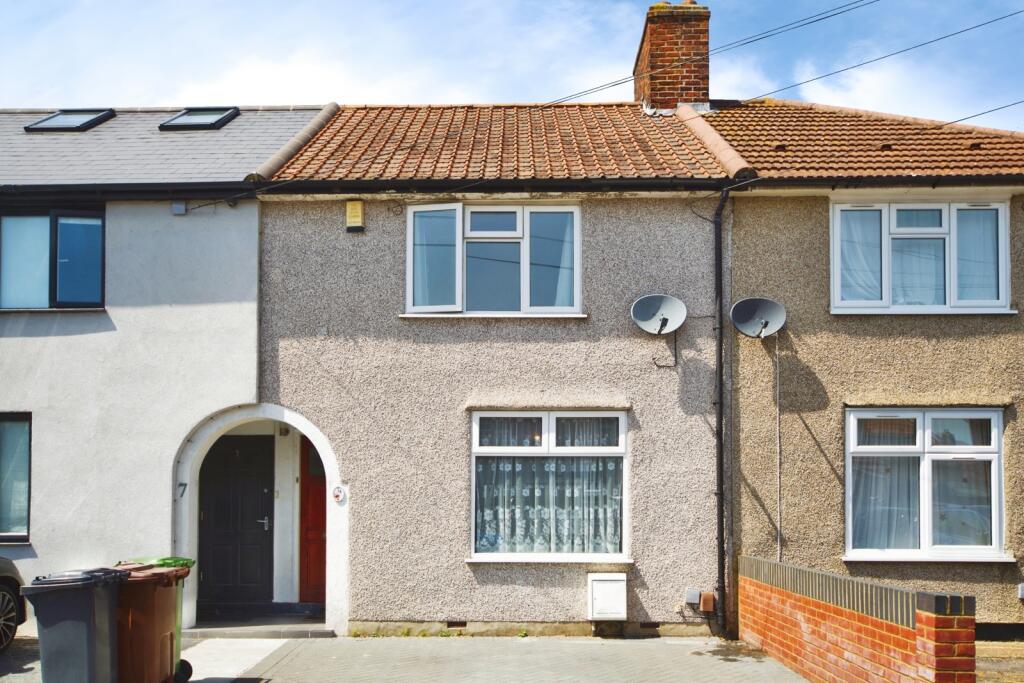Main image of property: ST GEORGES ROAD, DAGENHAM, ESSEX, RM9