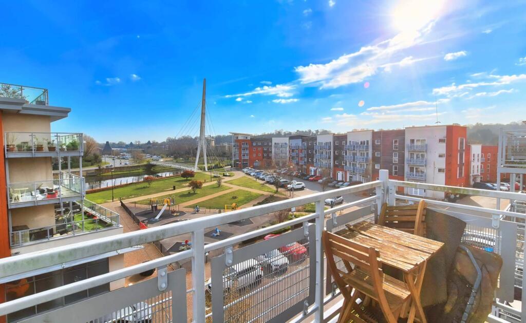 Main image of property: Reavell Place, Ipswich