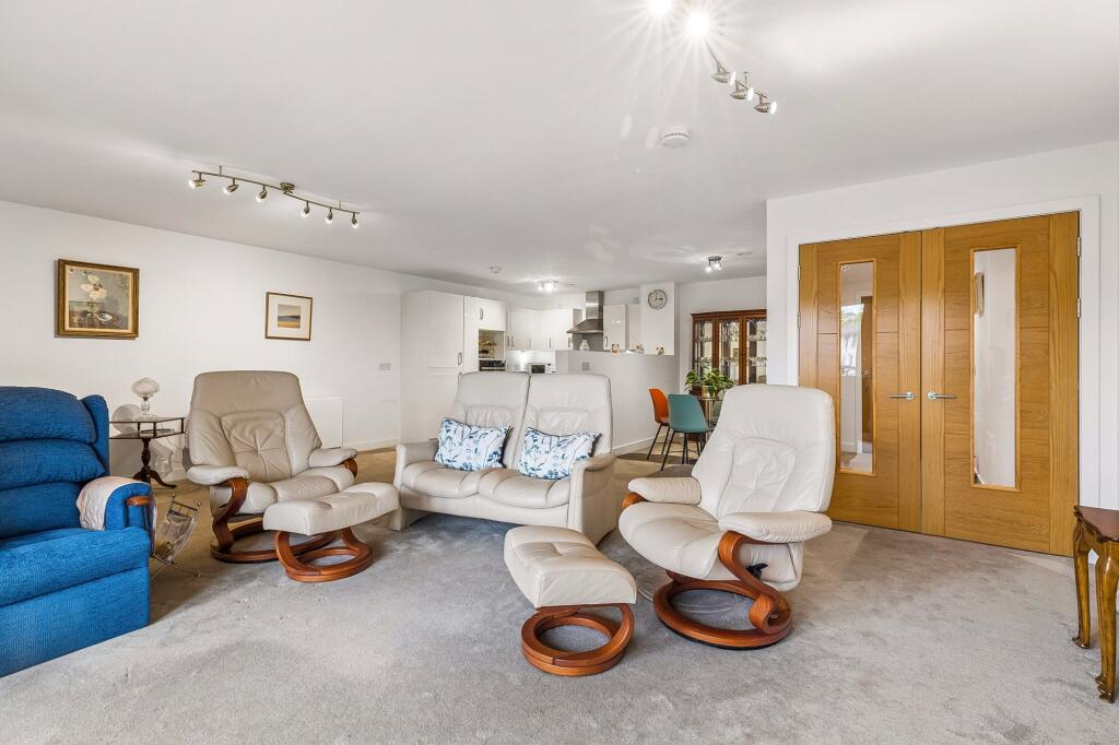 Canniesburn Drive, Bearsden - View 5