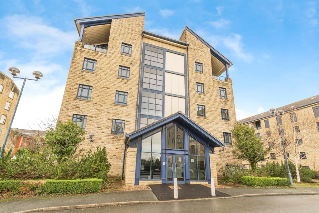 1-bed flat on Equilibrium, Lindley, Huddersfield, £60,000
