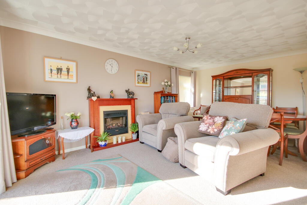 Hedge End! Potential To Improve! Ample Off Road Parking! photo 3