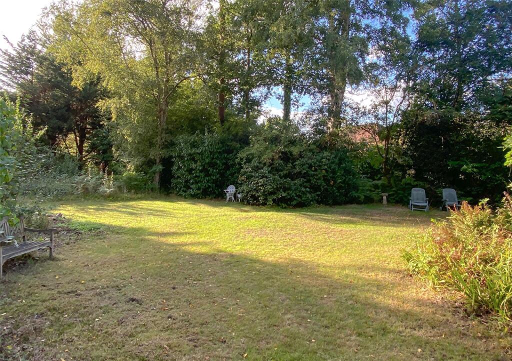 House in Redhill - View 3