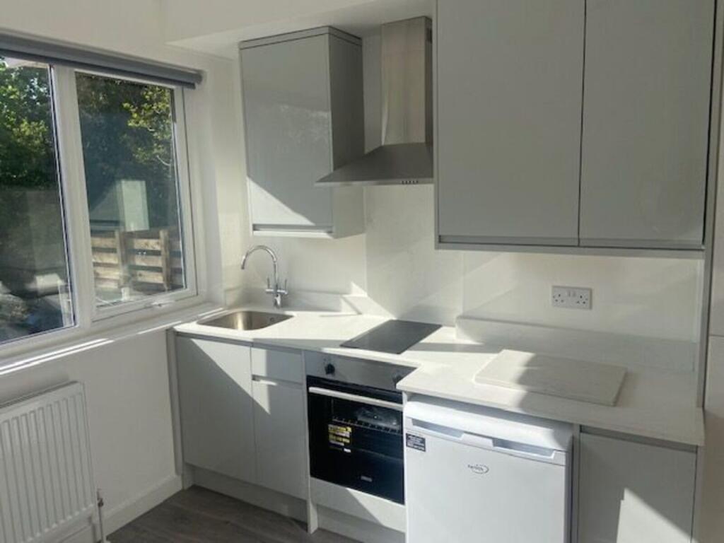 Apartment in London - View 5