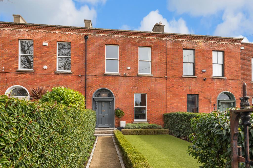 Main image of property: 4 Le Bas Terrace, Leinster Road West, Rathmines, Dublin 6, D06 C1W0