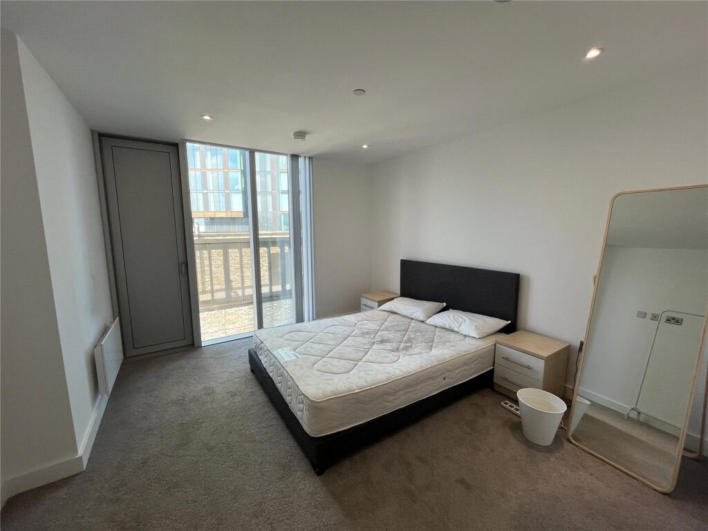 Apartment in Manchester, City Centre - View 5