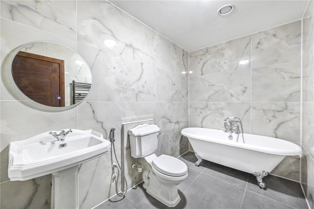Apartment in London, Royal Borough of Greenwich - More