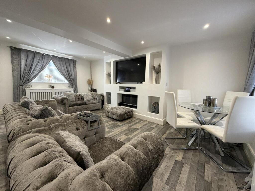 House in Cardiff, Pen-y-graig - More