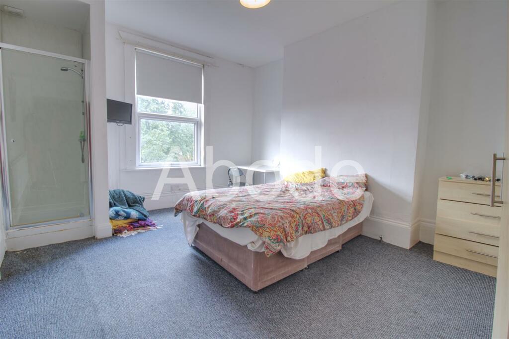 8 bedroom house for rent