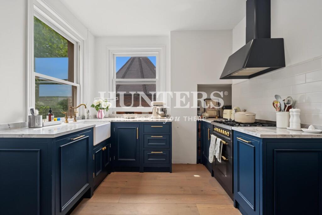 Apartment in London - View 3