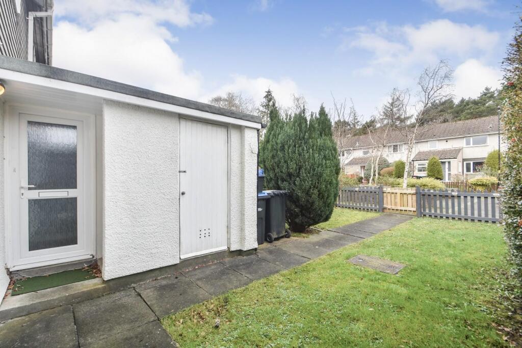 Fairways Avenue, Harrogate photo 4