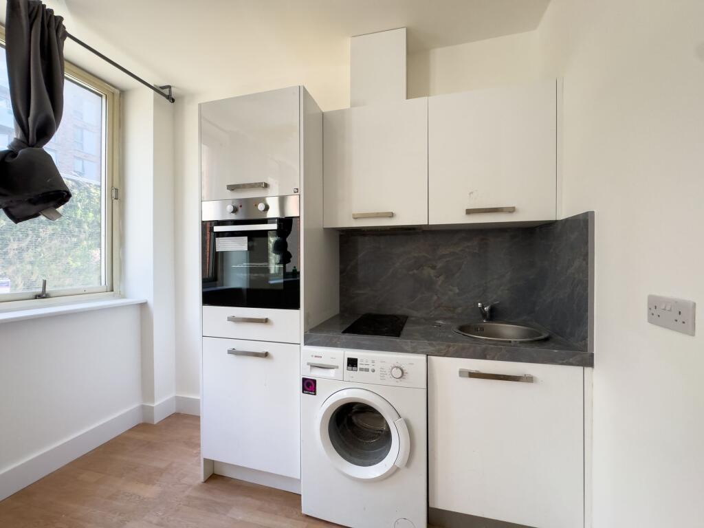 Apartment in Watford - View 4