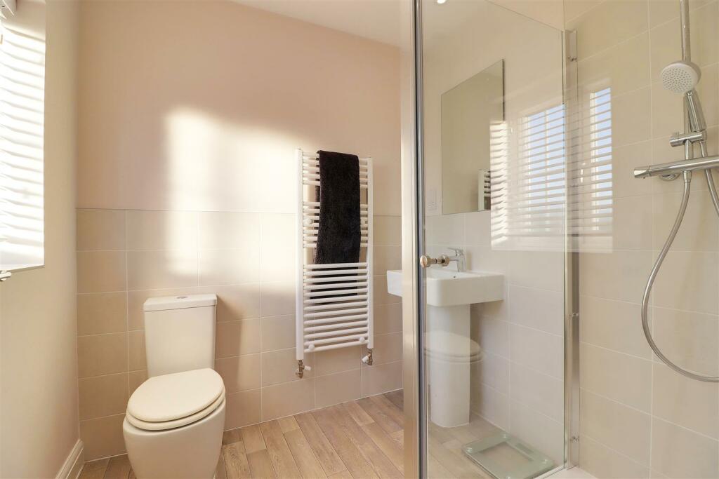 Beaumont Drive, Beverley - More