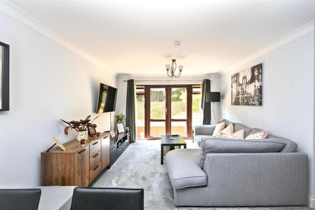 Gorringe Road, Eastbourne photo 5