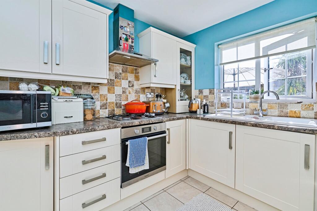 House in Sandwell, West Midlands - More