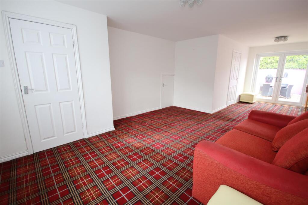 House in Rushden, North Northamptonshire - View 5