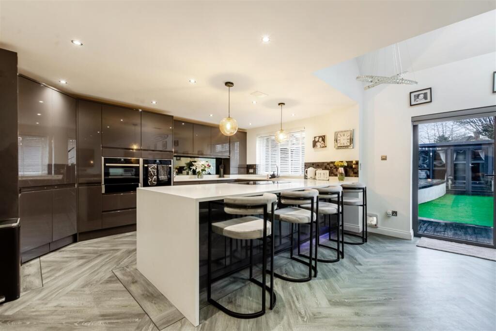 House in Tonbridge - More