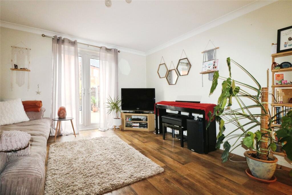 Tortoiseshell Way, Wymondham, Norfolk, NR18 photo 3