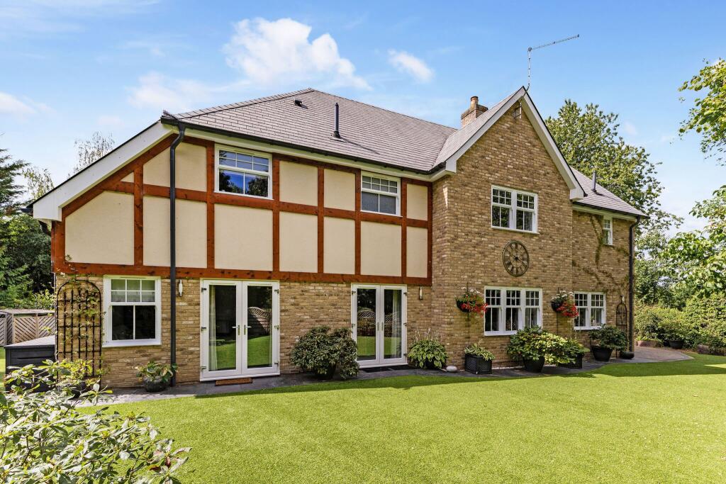 Main image of property: Cumnor Hill, Oxford