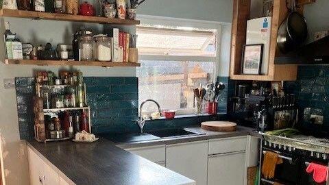House in Bromley - More
