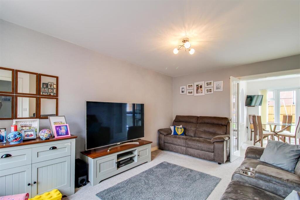 House in Wakefield - View 4