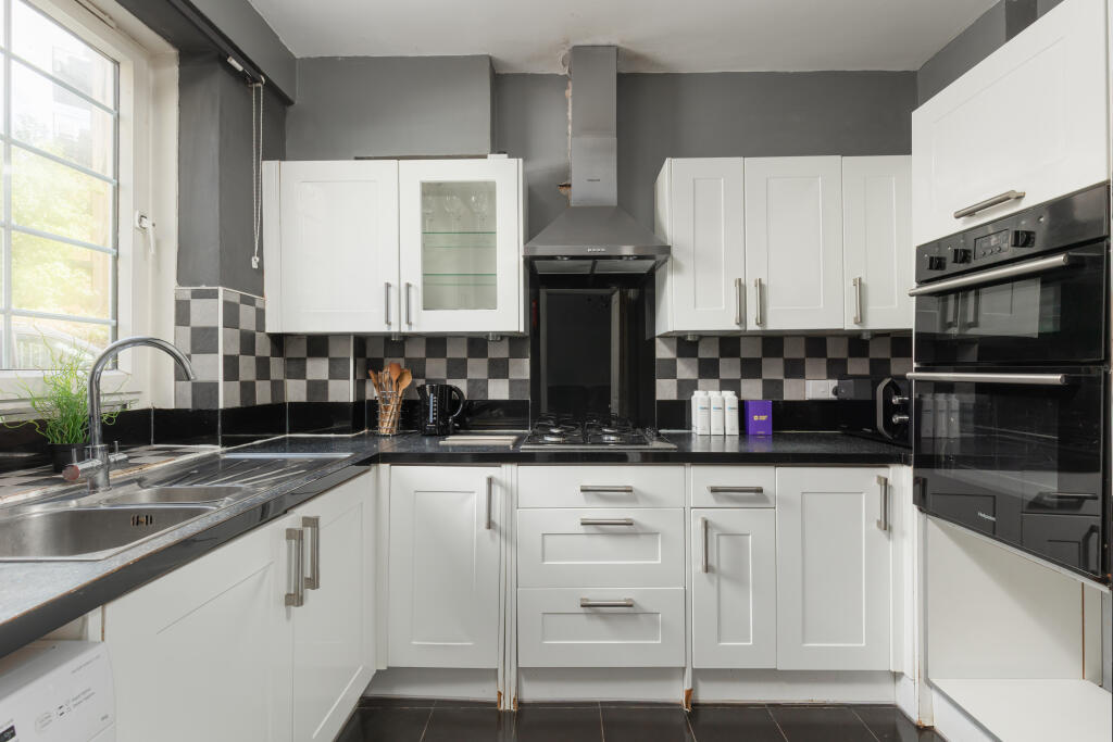 Apartment in London - View 3