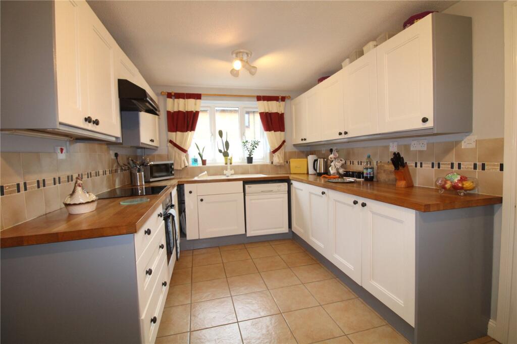 Hawthorne Close, WOODFORD HALSE, Northamptonshire, NN11 photo 3