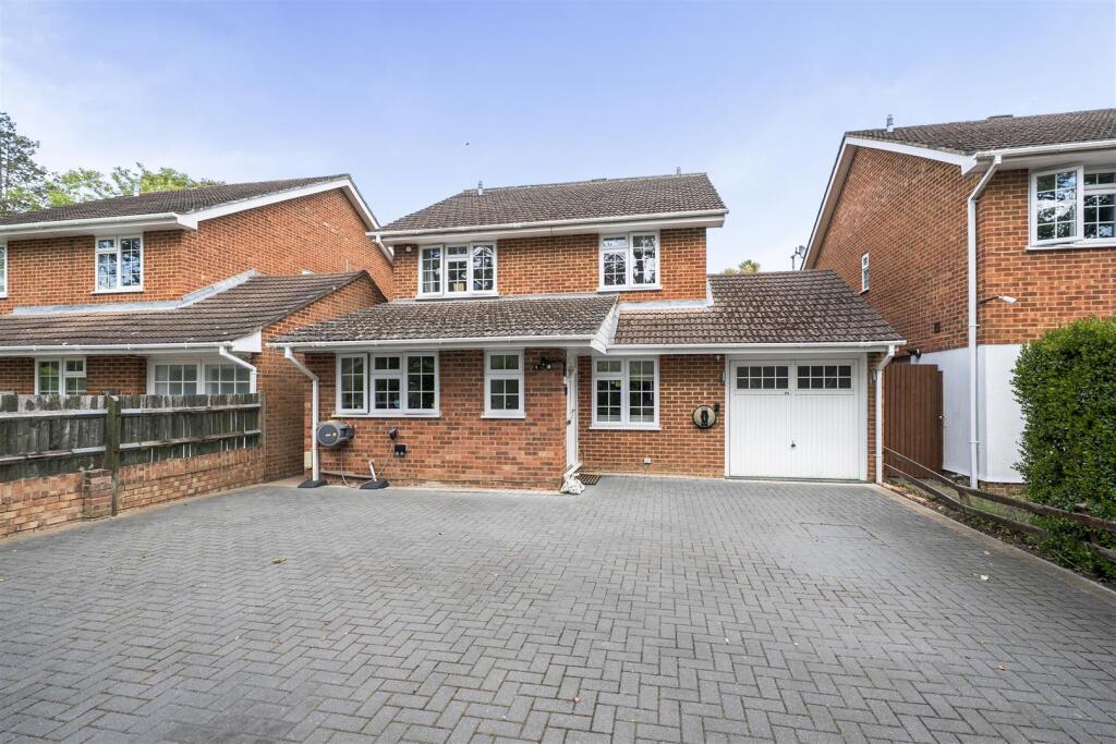 Main image of property: Wellington Road, Sandhurst, Berkshire, GU47 9AN