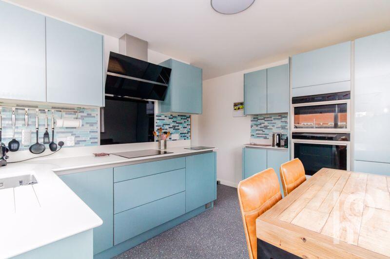 Main image of property: The Broadway, Minster on Sea