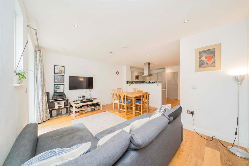 Apartment in London - View 3