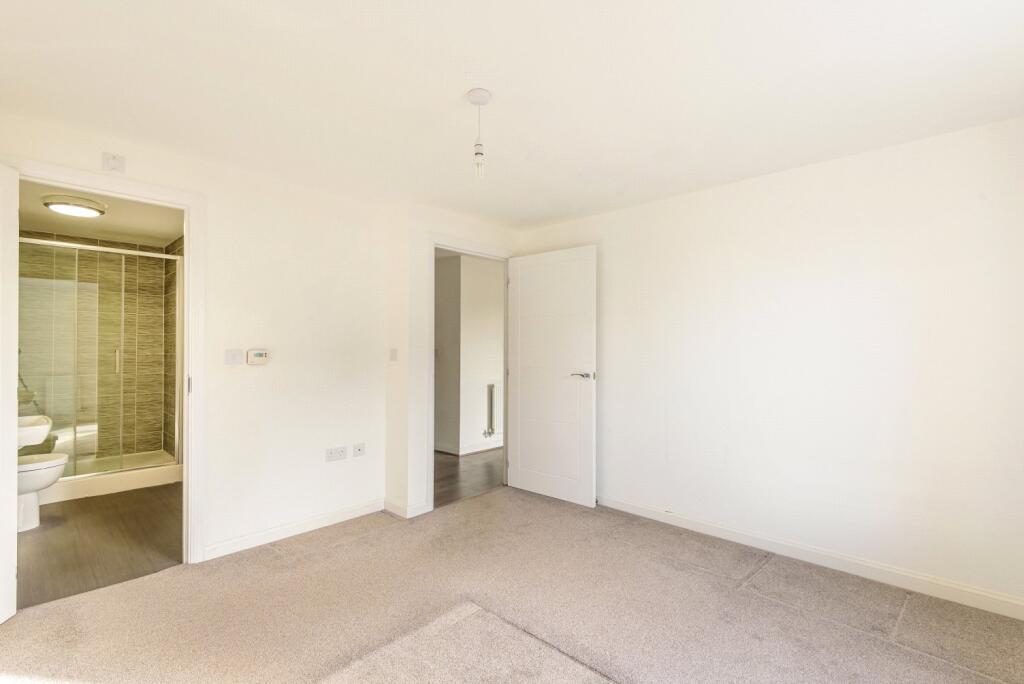 Apartment in Dartford, Castle Hill, Ebbsfleet Valley - View 4