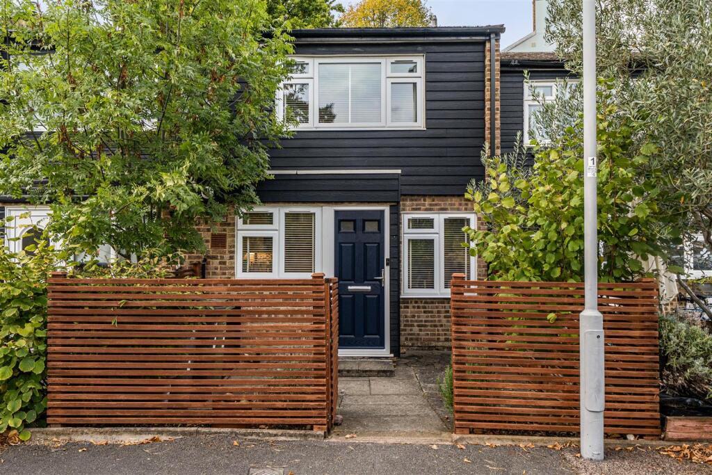 2-bed terraced on Iris Close, Surbiton, £530,000