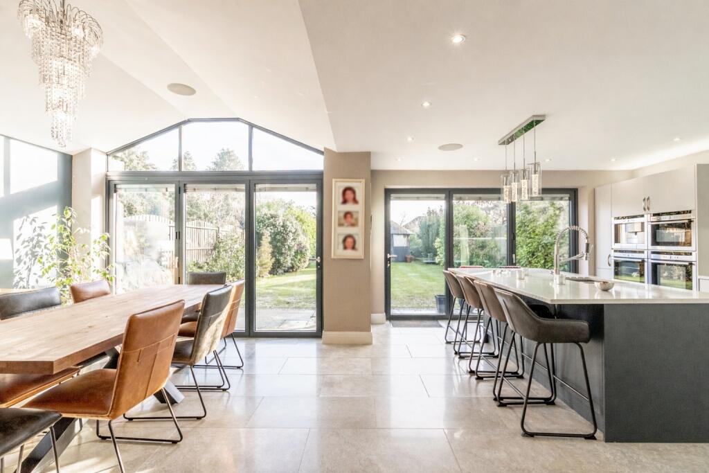 Cuckmans Drive, St. Albans, AL2