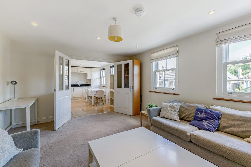 Apartment in Bath, Kingsmead - View 3