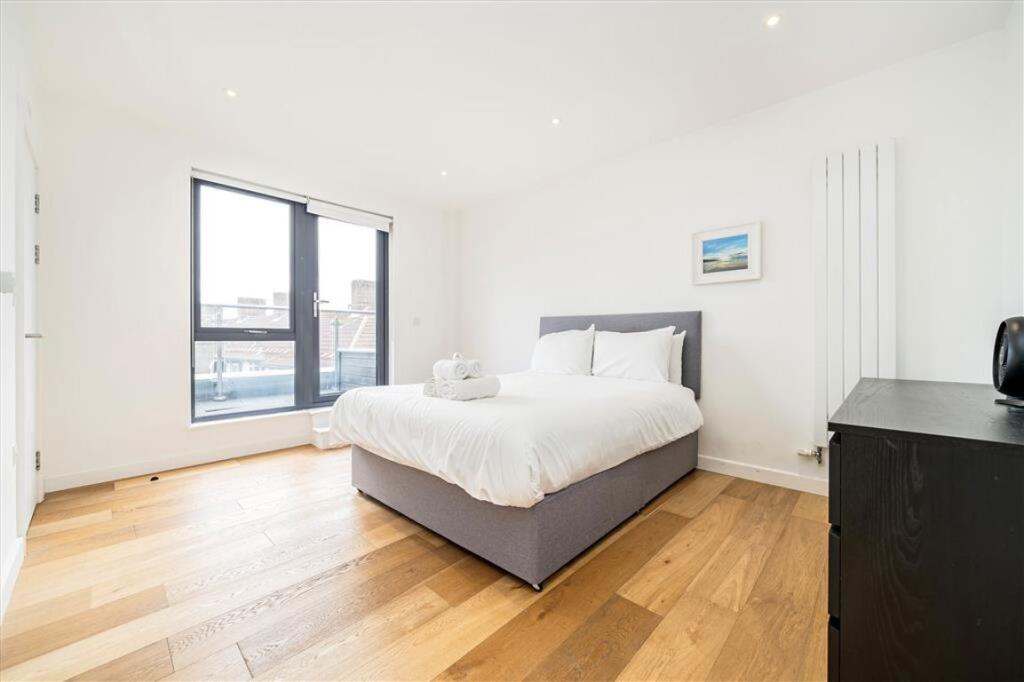 Apartment in London - More