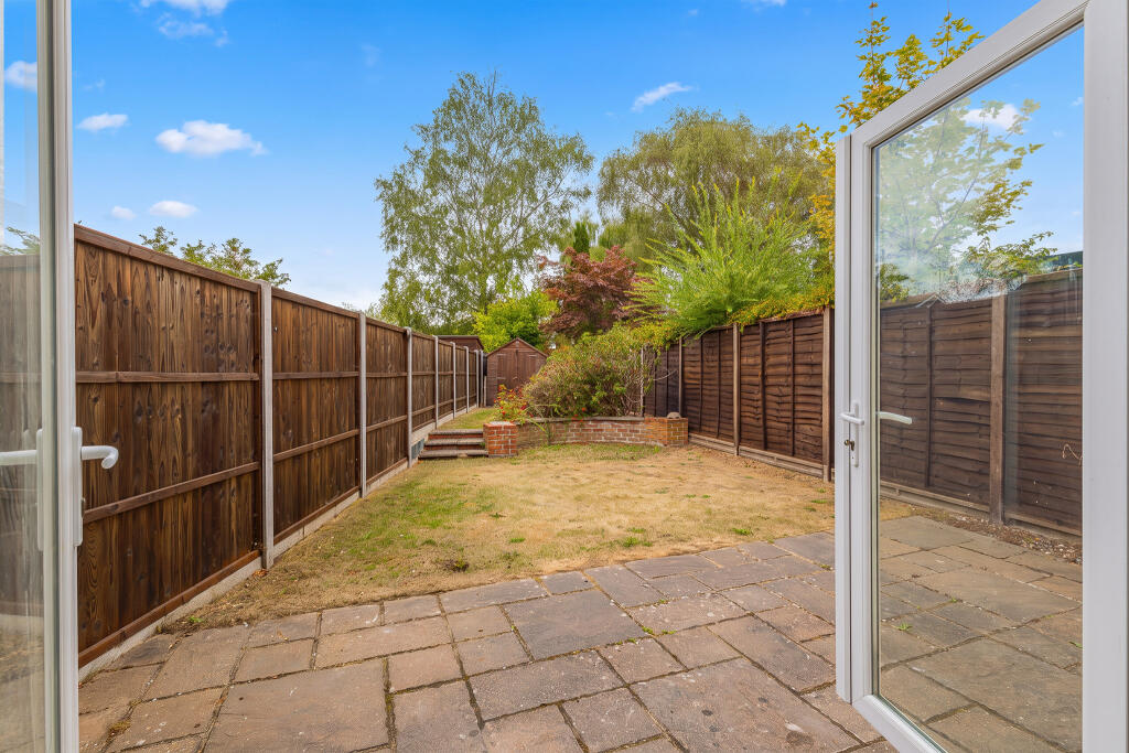House in Woking, Westfield - View 2