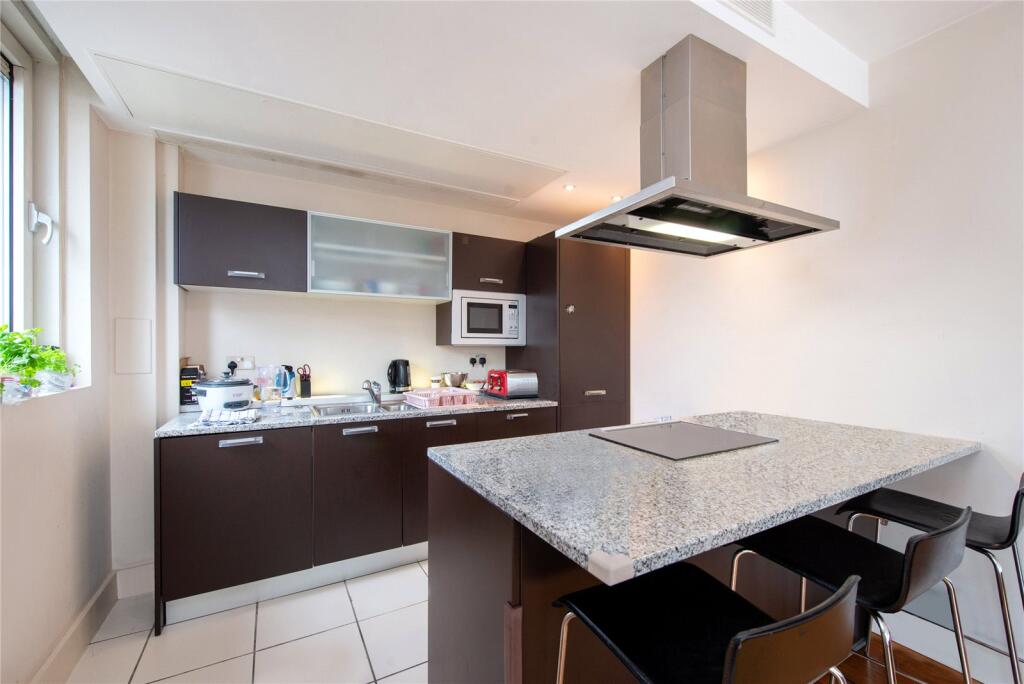 Apartment in London, Paddington - View 4
