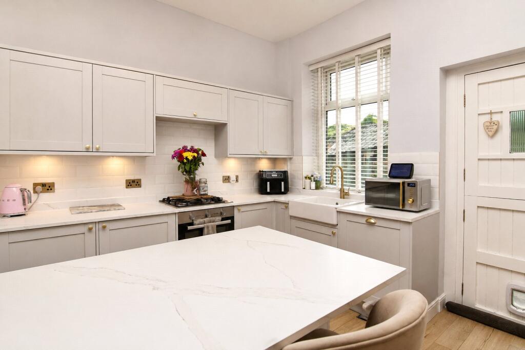 Main Street, Sutton-In-Craven, BD20 photo 2