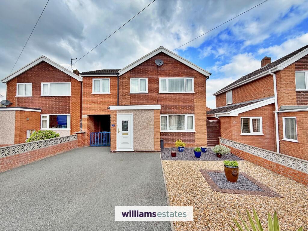 5-bed detached on Lon Fammau, Denbigh, LL16, £269,000