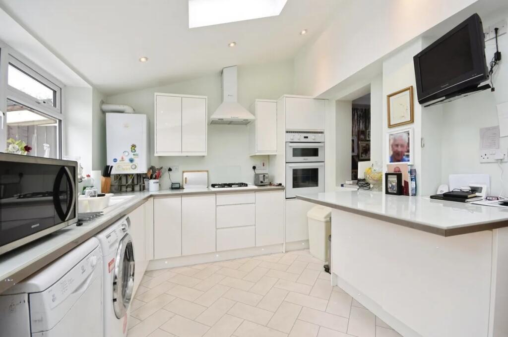 House in Southend-on-Sea - View 4
