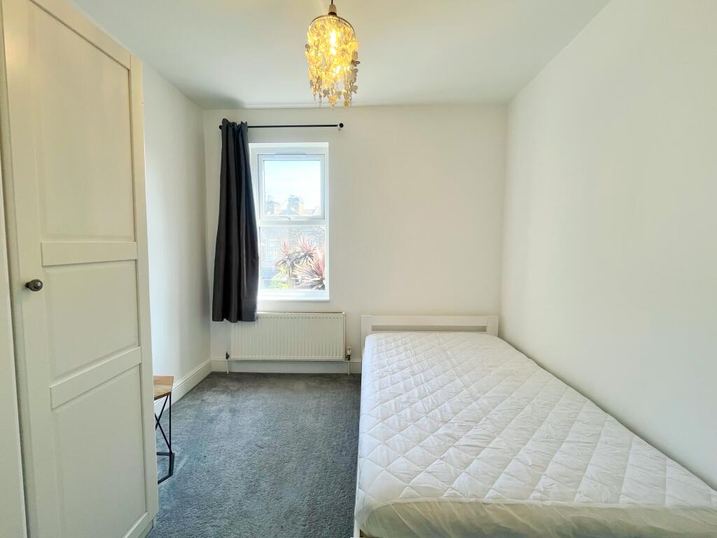2 bedroom house for rent
