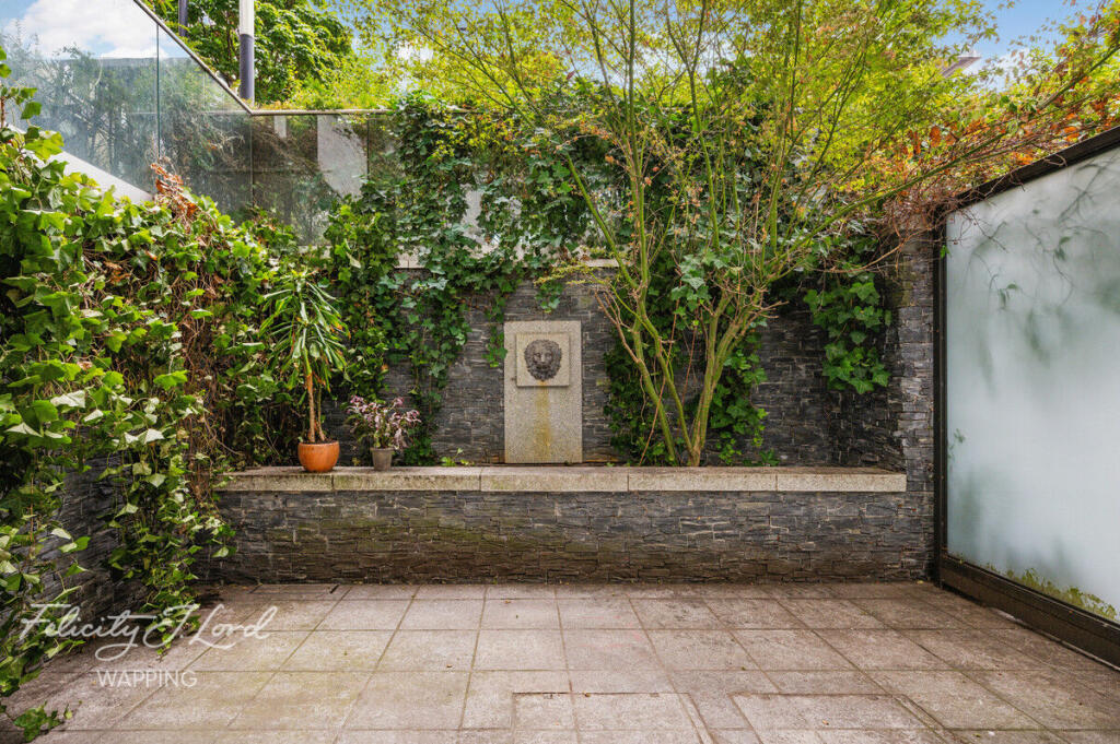 Sterling Mansions, Leman Street, LONDON E1 photo 3