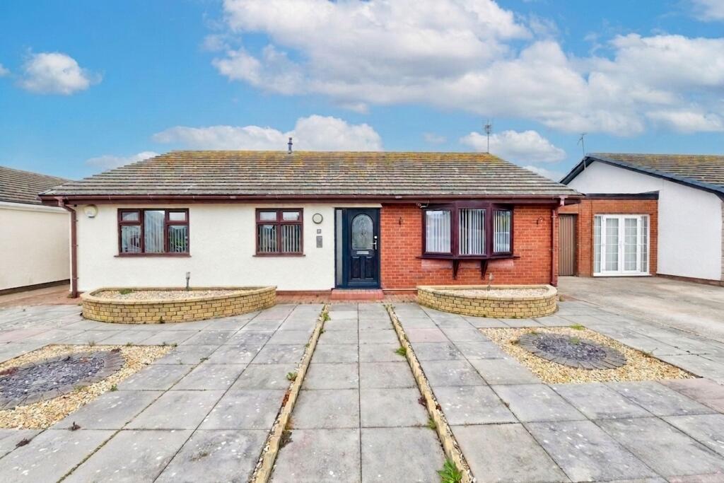 Main image of property: Maes Rhosyn, Towyn, LL22