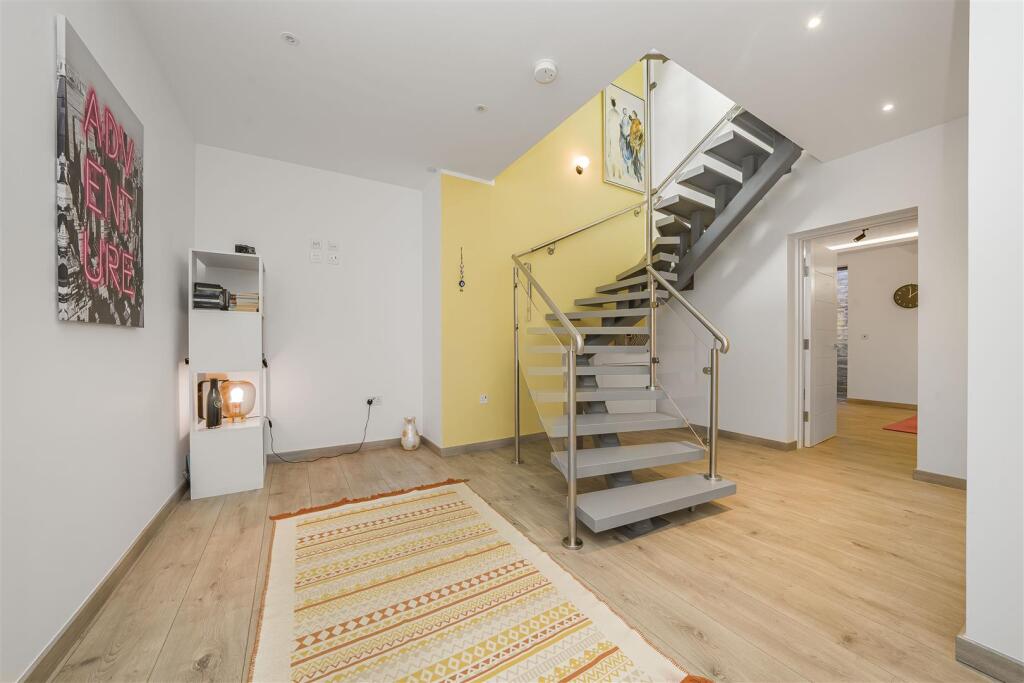 Additional image 17 of West Riding, Bricket Wood, St. Albans