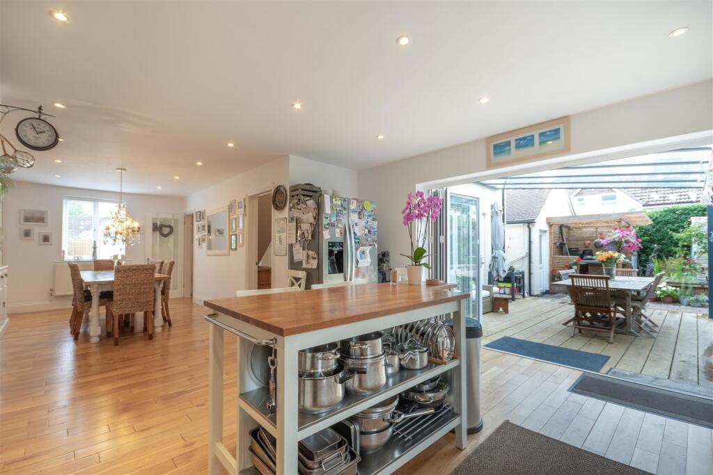 House in Tewkesbury, Abbotswood, Brockworth - More