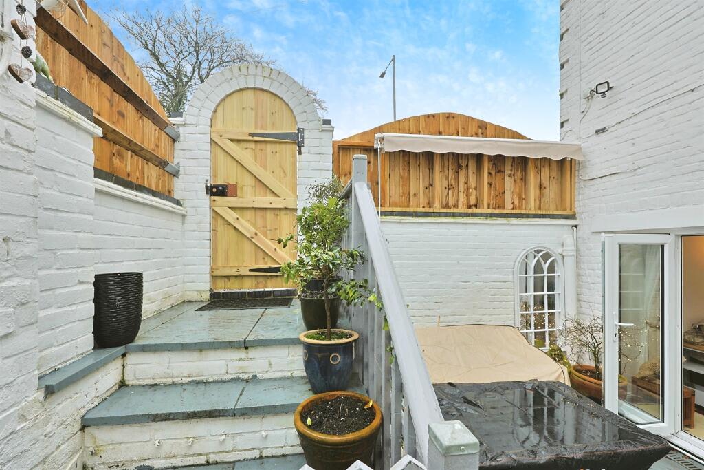 Main image of property: Earlham Road, Norwich