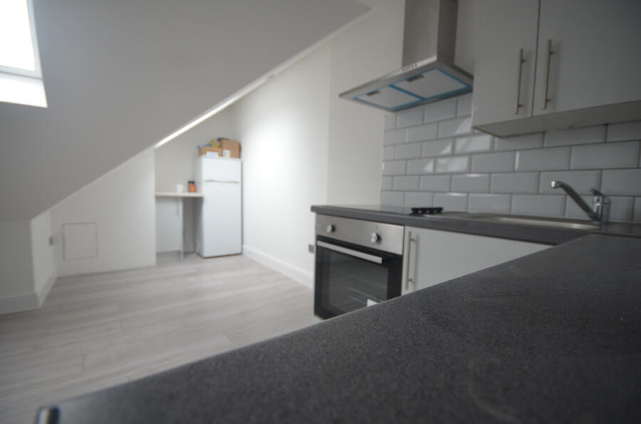 Apartment in Ilford - View 6