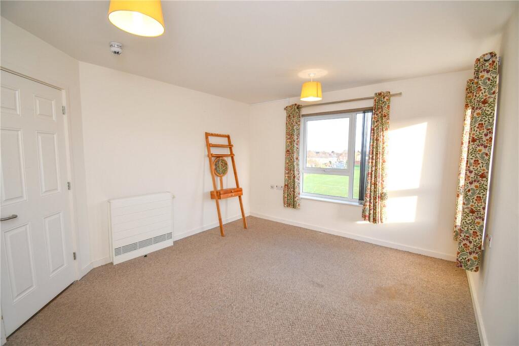 Apartment in Ellesmere Port, Whitby - View 2