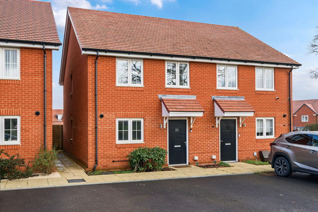 2-bed semi-detached on Sunningdale Close, Boorley Green, Southampton, SO32, £320,000