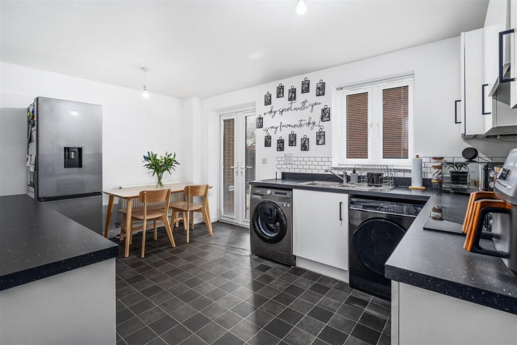 Curlew Drive, Norton. Stockton-On-Tees, TS20 photo 4
